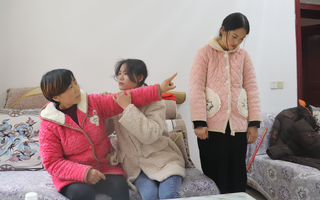 Về muộn một hôm mà tôi bị chị dâu dùng kế khiến mẹ đuổi tôi ra khỏi nhà
