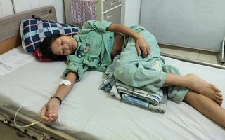 Vợ ung thư mong kéo dài sự sống để lo cho chồng tai nạn và cháu ngoại bất hạnh