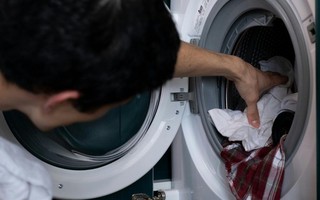 Sai lầm khi sử dụng khiến máy giặt "xịn" mấy cũng hỏng, bệnh tật cả gia đình, cái số 4 ai cũng đã từng làm