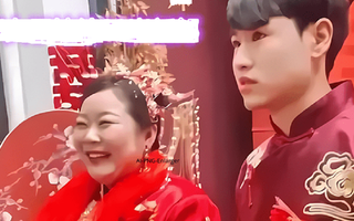 Chàng trai 20 tuổi quyết cưới bạn gái gần bằng tuổi mẹ mình, cái kết thật bất ngờ