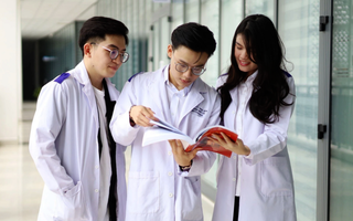 Các trường Y Dược đồng loạt tăng học phí, cao nhất gần 130 triệu đồng/năm