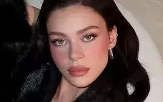 Con dâu chia rẽ nhà Beckham
