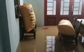 Bão số 1: Nước lụt tràn vào nhà dân, thủy điện thông báo xả lũ
