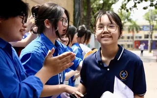 Lo chấm Ngữ văn cảm tính, vênh điểm, Giám đốc Sở GD&ĐT Hà Nội trấn an thế nào?