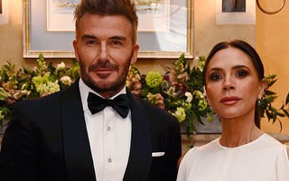 David Beckham chính thức được phong tước "Hiệp sĩ", Victoria thành "Lady", hào quang chói lọi!
