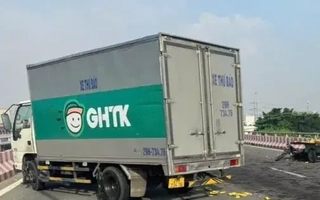 Xe tải va chạm xe lôi tự chế, người đàn ông bán chuối dạo tử vong