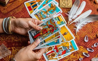 Rút bài Tarot: Hé lộ lời nhắn từ vũ trụ gửi riêng cho bạn tuần tới!