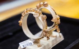 Giá vàng hôm nay 16/6: Chưa ngừng tăng, vượt xa 3.400 USD/ounce