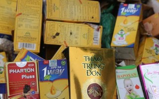 Hàng nghìn hộp thực phẩm chức năng hết hạn bị vứt ra bãi rác ở Quảng Ninh