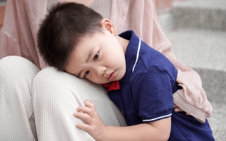 Cha mẹ nên ngừng truyền bá loại TƯ TƯỞNG này cho con: Trẻ nhỏ thì nhu nhược, lớn lên thì tự ti, thấp kém