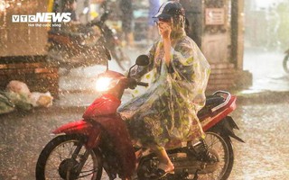 Chiều tối nay, miền Bắc đón mưa giải nhiệt, kết thúc chuỗi ngày nắng hơn 40°C