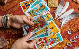 Chọn 1 lá bài Tarot: Bạn sẽ biết điều cần làm để cải thiện thu nhập trong thời gian tới