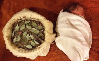 Sản phụ ở Đồng Nai sinh con "thuận tự nhiên", không cắt dây rốn, từ chối điều trị dù trẻ có dấu hiệu viêm phổi