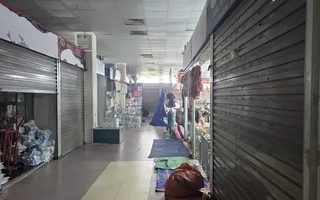 Tiểu thương đóng cửa, tạm ngừng kinh doanh: Không phải do thay đổi chính sách thuế?