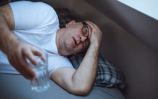 Ung thư có thể 'phát ra' 2 dấu hiệu này vào ban đêm, ai cũng nên biết để cảnh giác