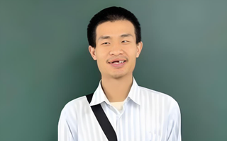 Thần đồng Toán học nổi tiếng đăng video trên MXH, ai xem cũng hốt hoảng: Răng anh bị làm sao vậy?