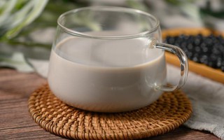 Thay đổi thói quen mùa hè: Đừng uống sữa lạnh hay đậu nành đá nữa, đây mới là “thần dược” cho dạ dày!