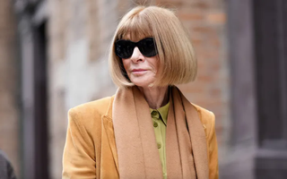 Anna Wintour vẫn giữ quyền kiểm soát tạp chí Vogue dù từ chức tổng biên tập
