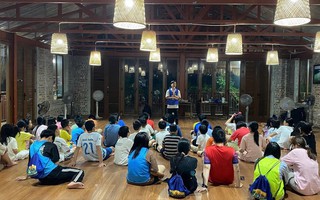 Làng Háo Hức tiếp tục hứng 'bão' chỉ trích