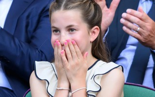Chiếc vòng tay của Công chúa Charlotte tại Wimbledon gây sốt MXH: 3 mặt charm đặc biệt, ẩn ý hoàng gia đầy bất ngờ