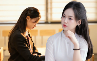 Sốc trước "visual" của nữ thủ khoa đạt 30 điểm tuyệt đối Toán, Lý, Hóa: Người đâu đã xinh như tiên còn giỏi thế này