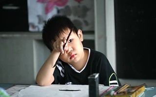 Vấn đề trẻ em bị truyền hình phơi bày cảnh báo cả thế giới: Cha mẹ kiểu này là kẻ hại con lớn nhất!