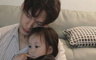 Bố mẹ có EQ cao không bao giờ làm những hành động này trước mặt con