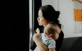 Góc nhìn thú vị của một ông bố về sự khác biệt giữa người phụ nữ đã làm mẹ và khi chưa có con