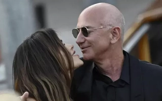 Tại sao đám cưới tỷ phú Jeff Bezos lại liên quan đến kết thúc bi thảm của ‘Squid Game’?