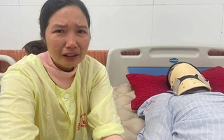 Xót xa cảnh vợ ôm theo con nhỏ đến bệnh viện chăm chồng bị tai nạn liệt toàn thân