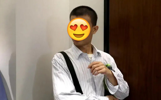 Mức lương giáo sư nổi tiếng bị lộ gây sốc: Mười mấy năm vất vả không bằng buổi livestream, cuối cùng học để làm gì?