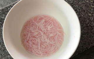 Lập đoàn kiểm tra vụ sợi bún đổi màu đỏ bất thường ở Đà Nẵng