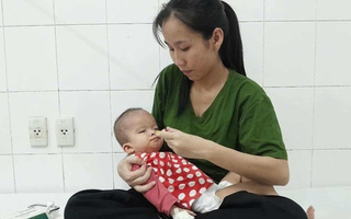 Thai phụ ôm con trai 3 tuổi bị tim bẩm sinh, suy dinh dưỡng nặng cầu cứu