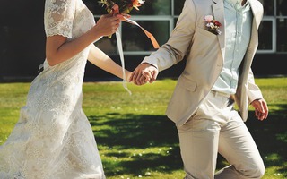 Mời tình cũ dự đám cưới, chồng khiến vợ "đứng hình" với lý do không tưởng