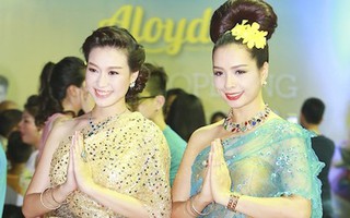 Thúy Hằng và học trò rạng rỡ trong ngày lên chức bà chủ 