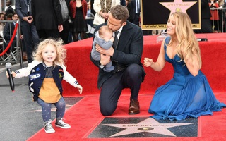 Lần đầu xuất hiện, con gái "Tài tử quyến rũ nhất hành tinh" khiến cả Hollywood "chao đảo" vì quá đáng yêu