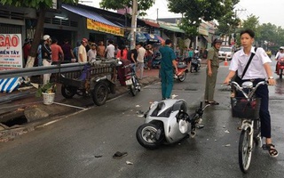 Bình Dương: Tông vào xe ba gác chở sắt cồng kềnh, một phụ nữ chết thảm