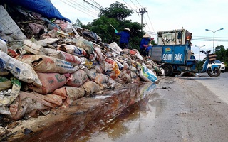 Hà Nội: Nhiều "núi rác khổng lồ" xuất hiện tại thị xã Sơn Tây khiến người dân sợ hãi