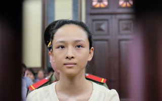 Xét xử sơ thẩm vụ lừa 16,5 tỷ đồng: Phương Nga bất ngờ lên tiếng sau 1 ngày dài sử dụng quyền im lặng