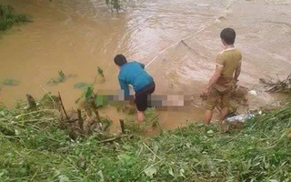 Thái Nguyên: Lái xe vượt cầu tràn sau mưa lớn, cả gia đình 4 người bị lũ cuốn trôi và mất tích