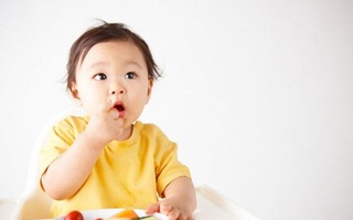 Đây là lý do tại sao mẹ nên cho bé ăn bốc thường xuyên hơn nữa