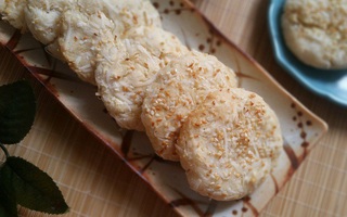 Cuối thu làm ngay bánh sắn nướng thơm ngon nóng hổi