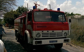 TP.HCM: Rò rỉ khí độc, hơn 1000 học sinh tiểu học phải sơ tán khẩn cấp, 4 người dân bị thương