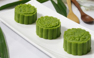 Thơm mát mềm mịn món bánh Trung thu vị lá dứa