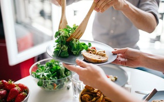 Nếu chưa biết làm sao để bắt đầu một chế độ ăn uống lành mạnh thì hãy áp dụng 4 cách này