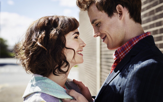 Bài học về sự cân bằng và lạc quan dành cho phụ nữ qua 2 bộ phim: "The Intern" và "Love, Rosie"