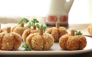 Vừa đẹp vừa ngon bánh bí đỏ chiên mặn đổi vị cho cả nhà