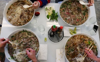 Tô phở ngon ngất ngây nhưng chỉ nhìn thôi cũng thấy "no cả tuần"