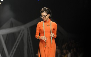 Thì ra, đây là 6 tuyệt chiêu giúp Ngô Thanh Vân trở thành tâm điểm sáng nhất Vietnam International Fashion Week