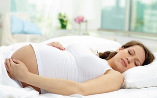 Đây là lý do mẹ bầu không nên ngủ nằm ngửa khi mang thai